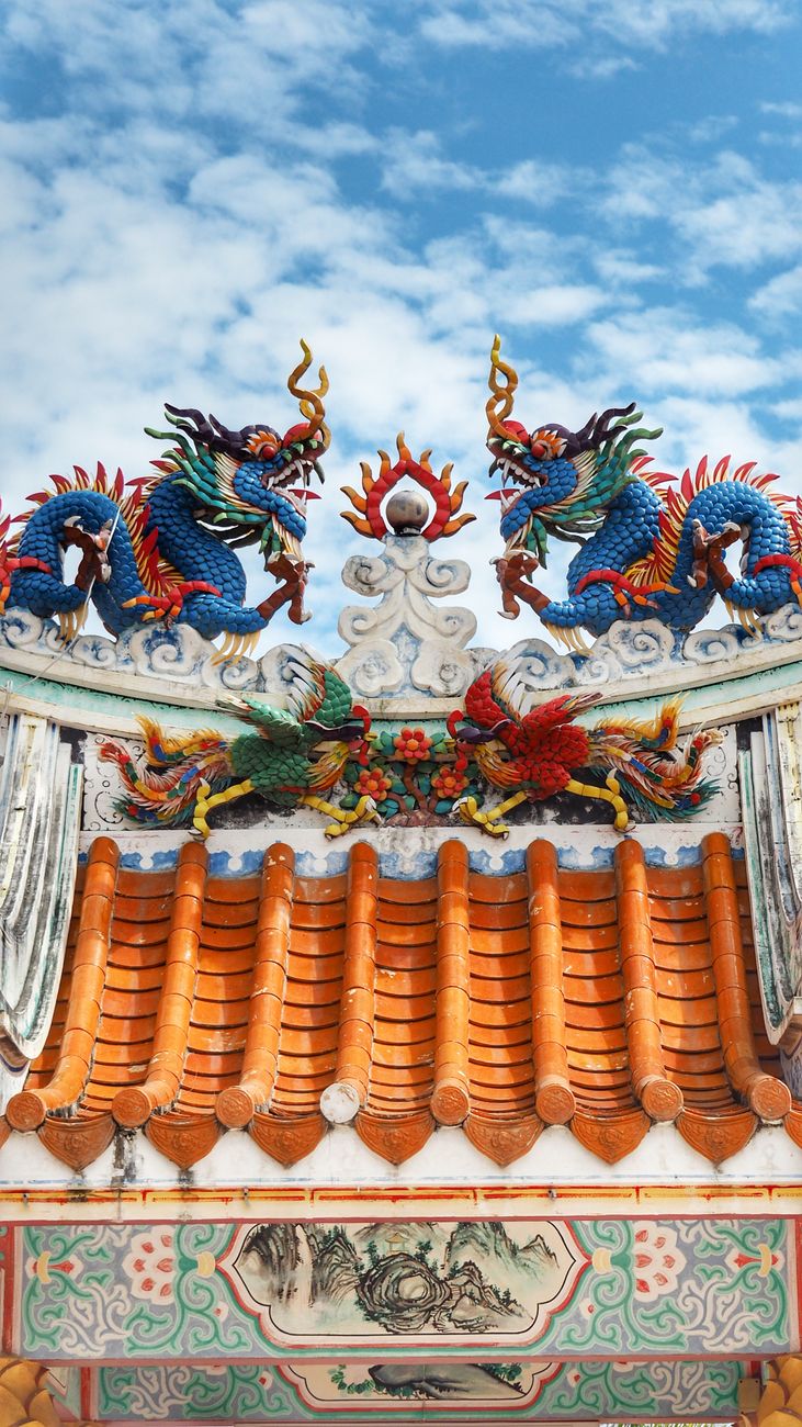 dragons on temple wall